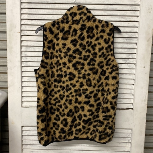 Marissa Olivia Zip Front Furry Leopard Vest size Medium - Picture 4 of 4
